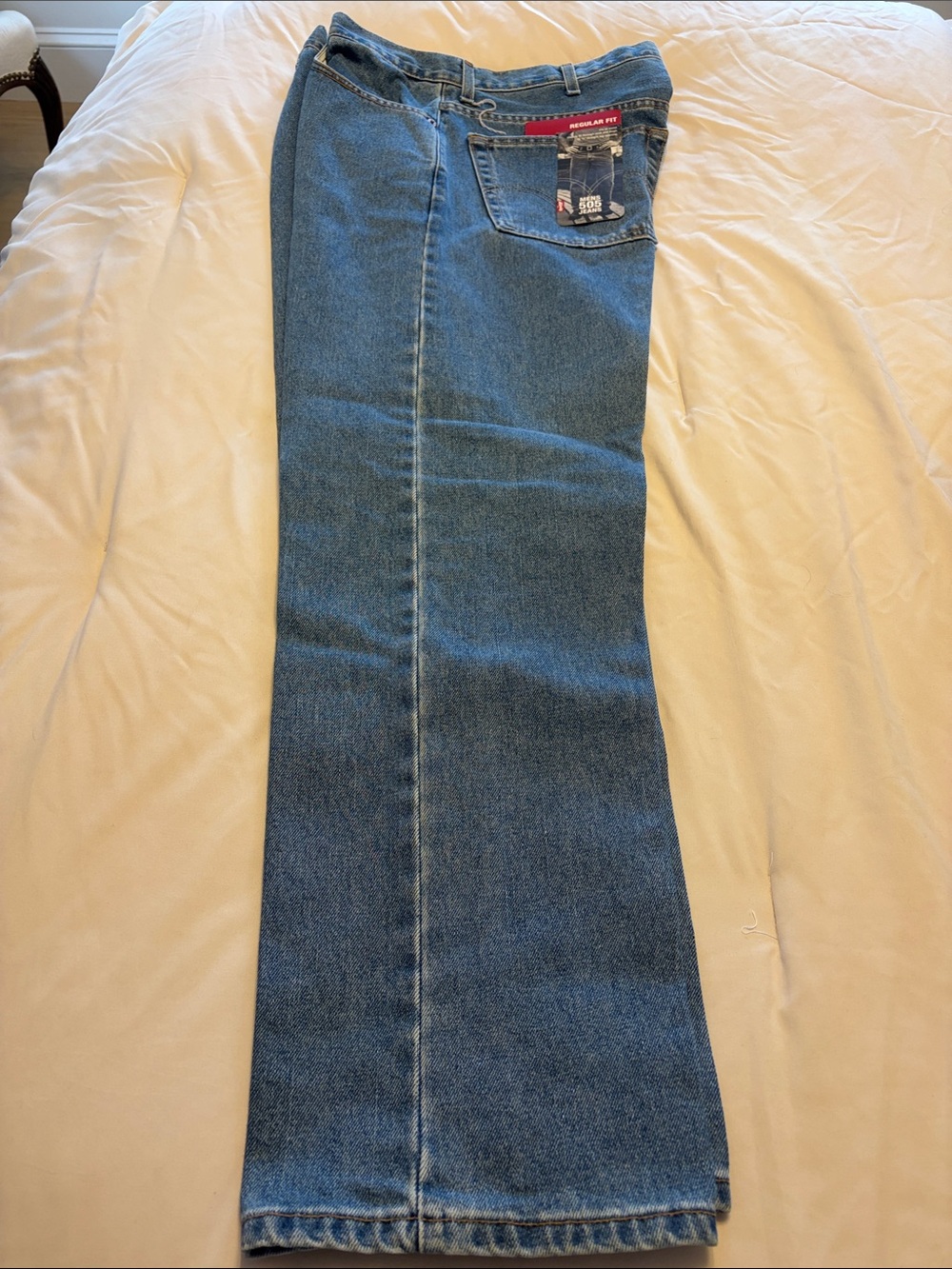 Levi's men’s  Flare Jeans in Medium Blue Wash